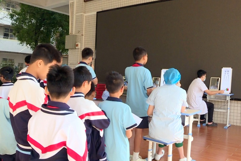 望牛墩鎮為中、小學學生開展免費健康體檢