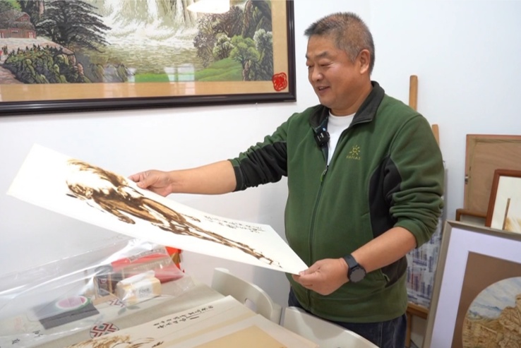 退役軍人鐵筆柔情，望牛墩文化藝術(shù)&ldquo;紙上生花&rdquo;