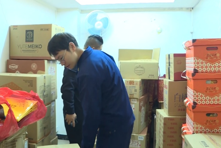 望牛墩鎮開展煙花爆竹銷售旺季聯合執法檢查