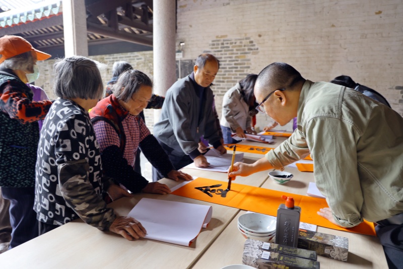 2025年望牛墩鎮揮春活動啟動 迎春送福暖人心