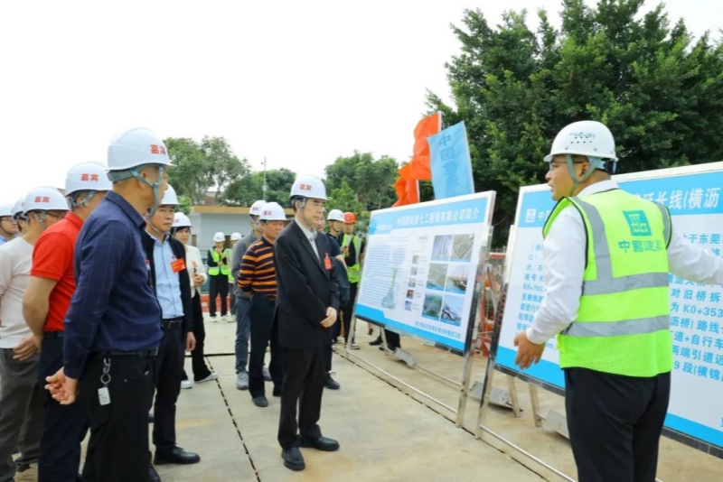 望牛墩鎮(zhèn)市、鎮(zhèn)人大代表集中視察道路橋梁工程建設(shè)情況