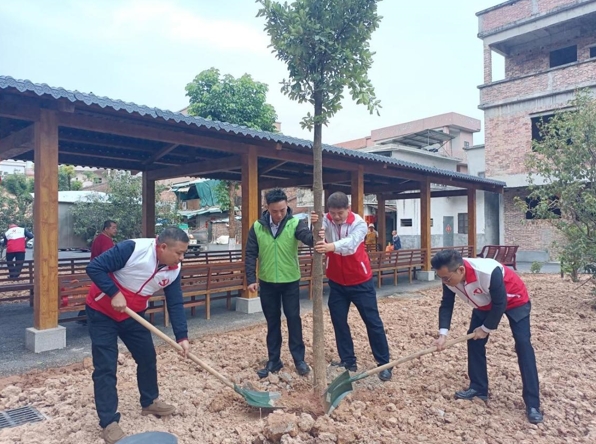 望牛墩：開展義務(wù)植樹活動