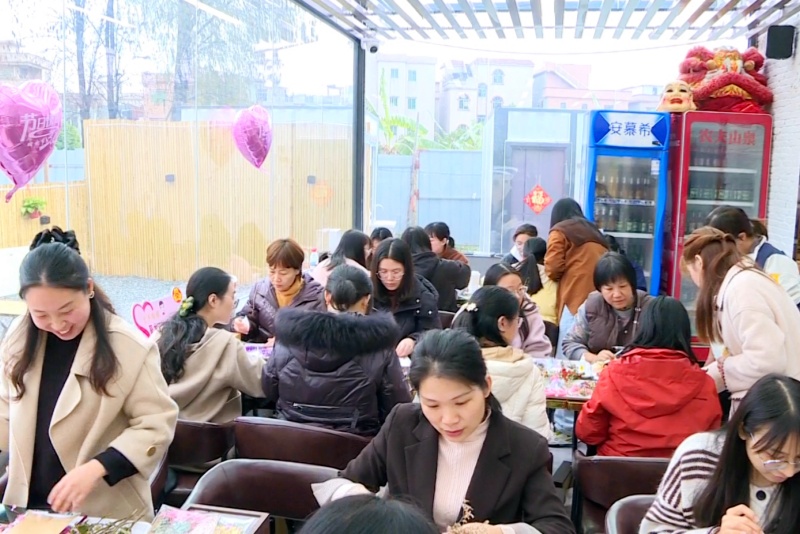 望牛墩：開展庭院經(jīng)濟(jì)創(chuàng)業(yè)故事分享會暨永生花相框制作活動