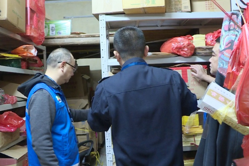 倡導(dǎo)文明祭祀 望牛墩鎮(zhèn)開展清明節(jié)煙花爆竹專項檢查