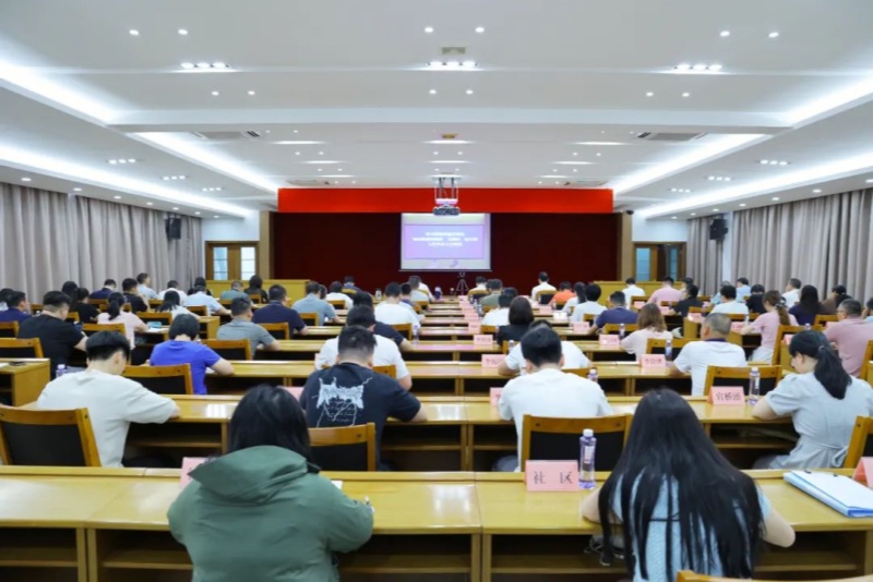 望牛墩鎮組織市鎮人大代表集中收聽收看市人大常委會黨組理論學習中心組（擴大）代表法專題學習會