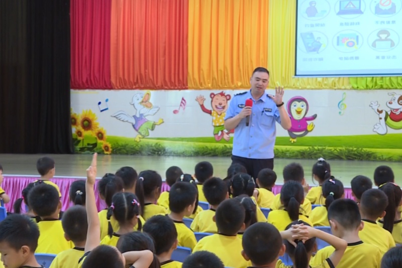 望牛墩鎮開展&ldquo;普法駐防，共度平安暑假&rdquo;安全教育宣講進校園活動
