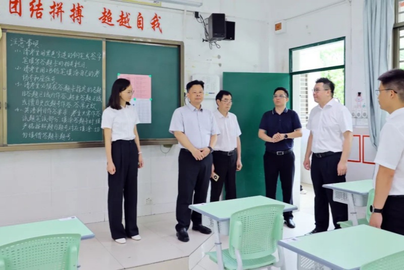 望牛墩鎮領導率隊督導檢查中考準備工作