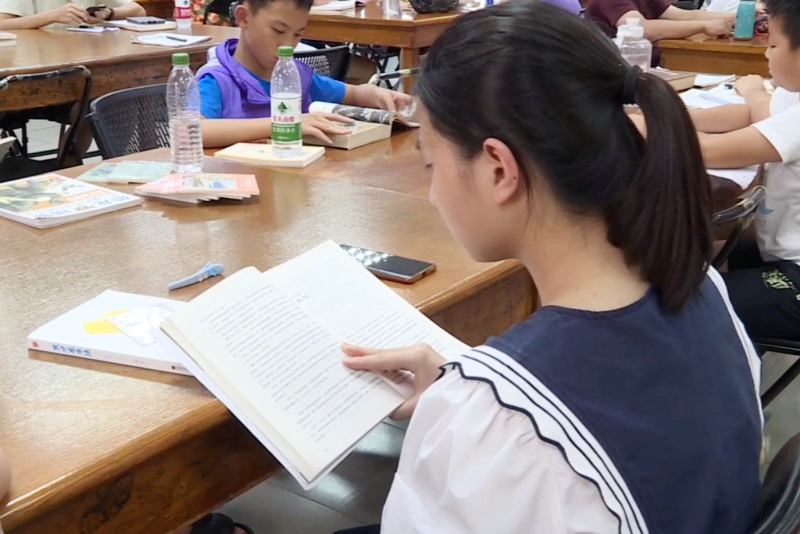 暑假圖書館座無虛席 &ldquo;夏日求知圖&rdquo;詮釋假期新意義