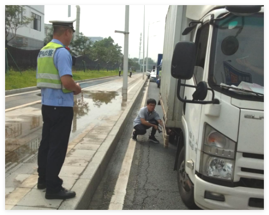 望牛墩：聯合開展重型柴油貨車專項檢查