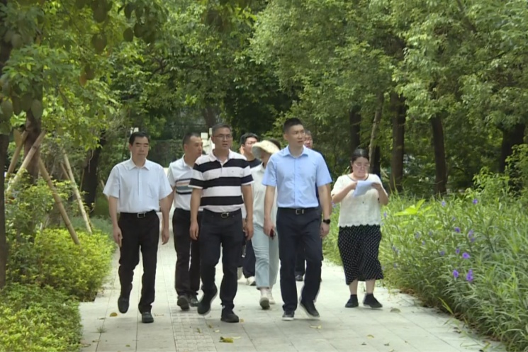 筑牢校園周邊&ldquo;安全整潔防線&rdquo;，市城管局赴望牛墩鎮開展市級&ldquo;潔凈城市活動日&rdquo;活動