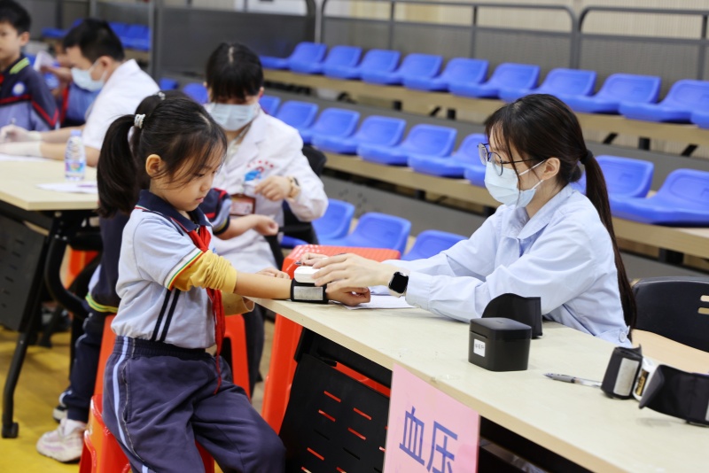 關愛中小學生健康！望牛墩鎮為全鎮公民辦中小學學生免費體檢