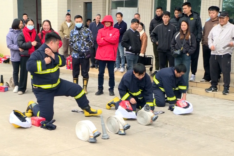 以比促學(xué) 以練備戰(zhàn) 望牛墩鎮(zhèn)開展教育系統(tǒng)微型消防站人員大比武活動(dòng)