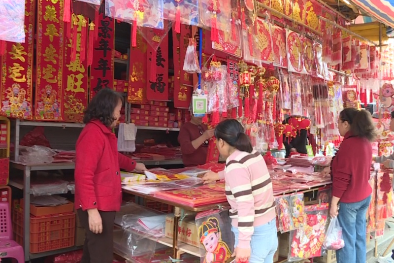 年味漸濃！望牛墩：墨香紅韻迎佳節 選購春聯寄福愿