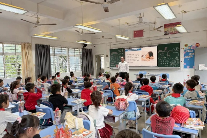策馬揚鞭啟新程 全鎮各學校、幼兒園迎來春季開學第一天