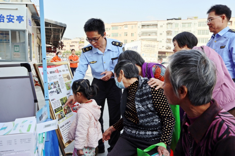 筑牢安全防線 提升消費(fèi)品質(zhì)！望牛墩：開展 3&bull;15國(guó)際消費(fèi)者權(quán)益日宣傳咨詢活動(dòng)